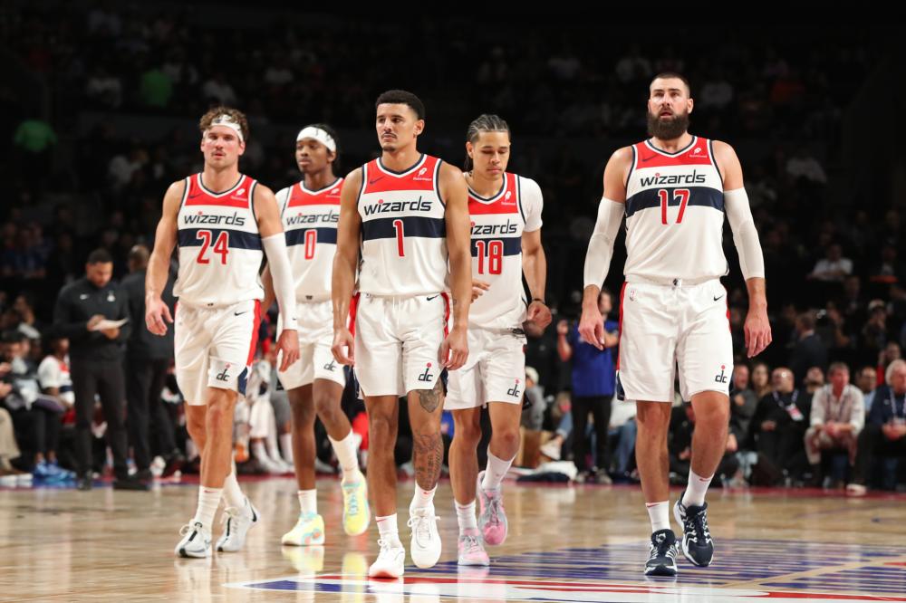 她以顽强的 她以顽强的