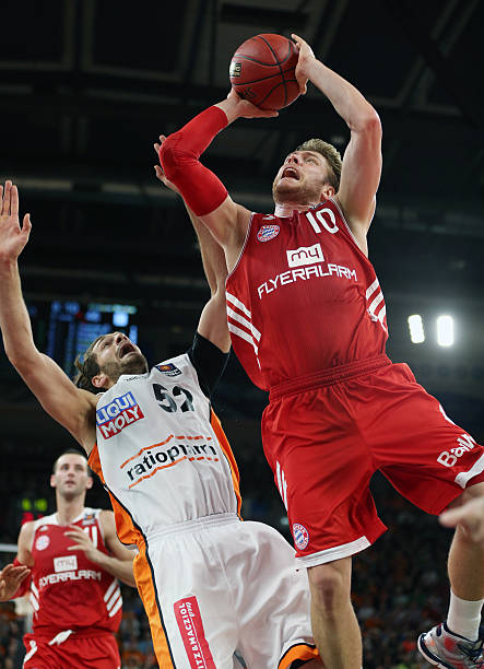 龄人同场竞 龄人同场竞